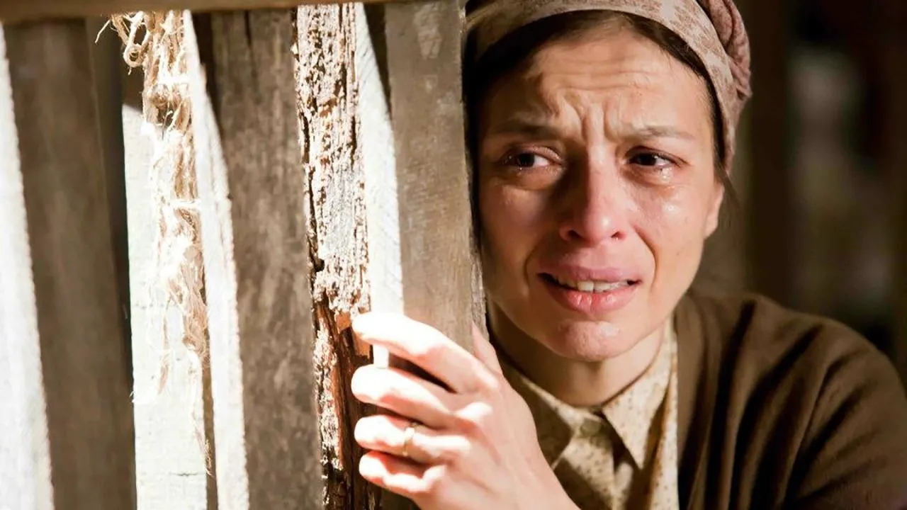 Halimin Put backdrop