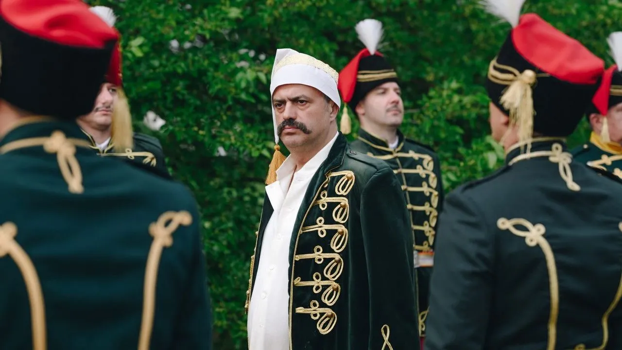 U zagrljaju crne ruke backdrop